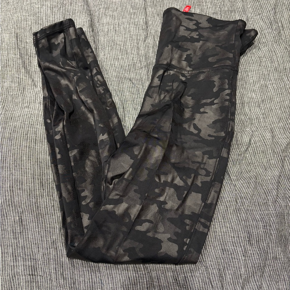 SPANX Black Legging with Red Logo Tag